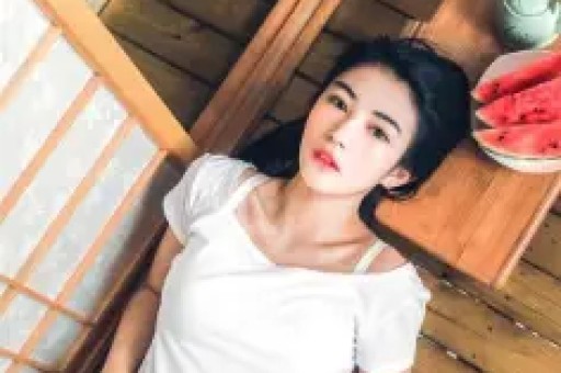 46岁张柏芝现身海南三亚度假被网友偶遇拍下无滤镜照片