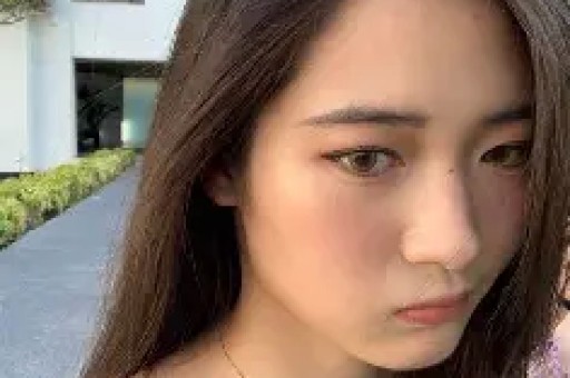 迪丽热巴盯镜头这一下生图美貌刷屏热搜